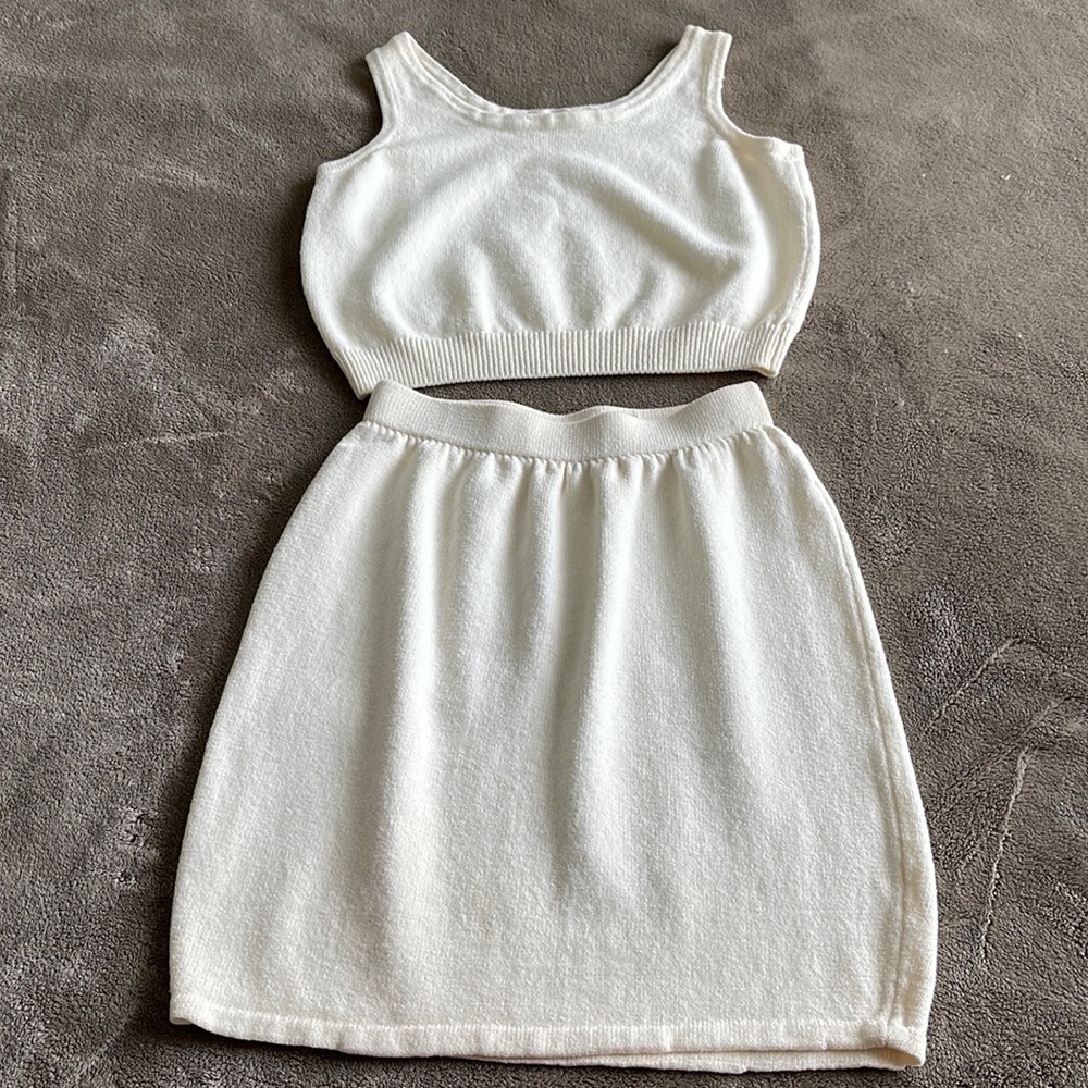 St. John Basics, Size Small Top, Size 6 Skirt, Off White Knit Set